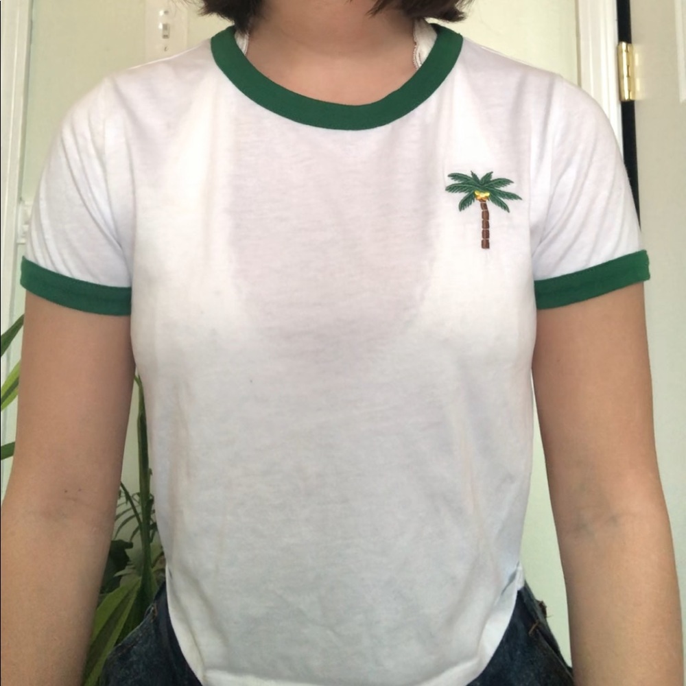 palm tree ringer t shirt! 🌴 💛